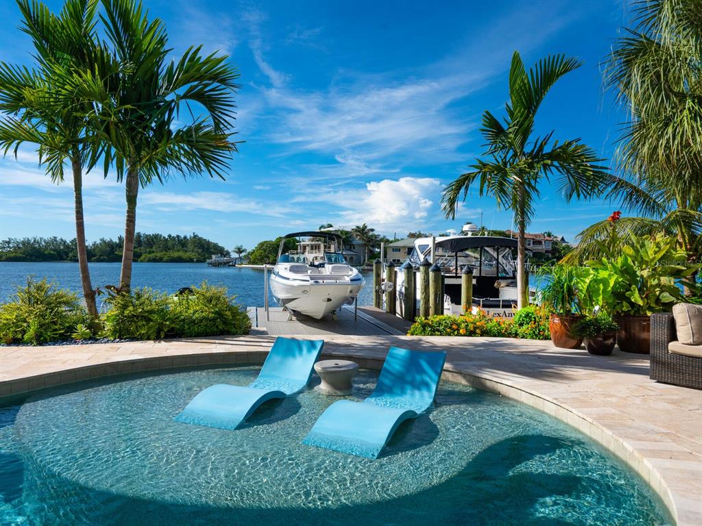 BAY ISLAND SHORES - Residential