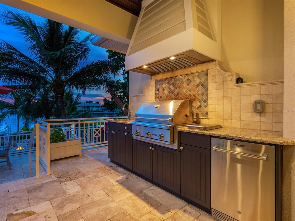 BAY ISLAND SHORES - Residential