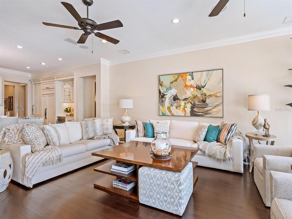 BAY ISLAND SHORES - Residential