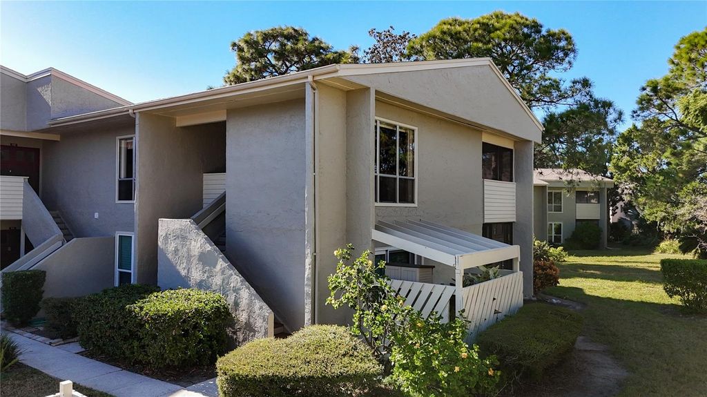 Photo of 510 Windrush Bay Drive, Tarpon Springs, FL 34689 (MLS # TB8442583)