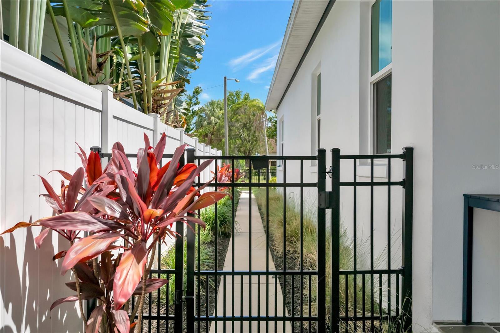 COLONIAL PLACE REV - Residential