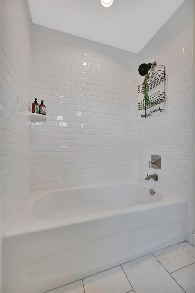 COLONIAL PLACE REV - Residential