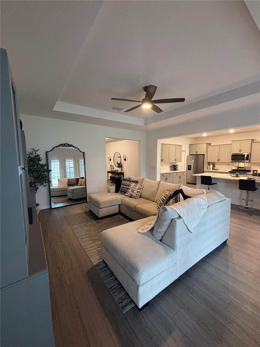 CALESA TOWNSHIP ROAN HILLS PH - Residential