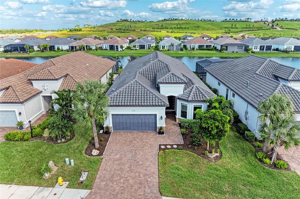 Photo of 6261 Mesa Glen, Bradenton, FL 34203 (MLS # A4710927)