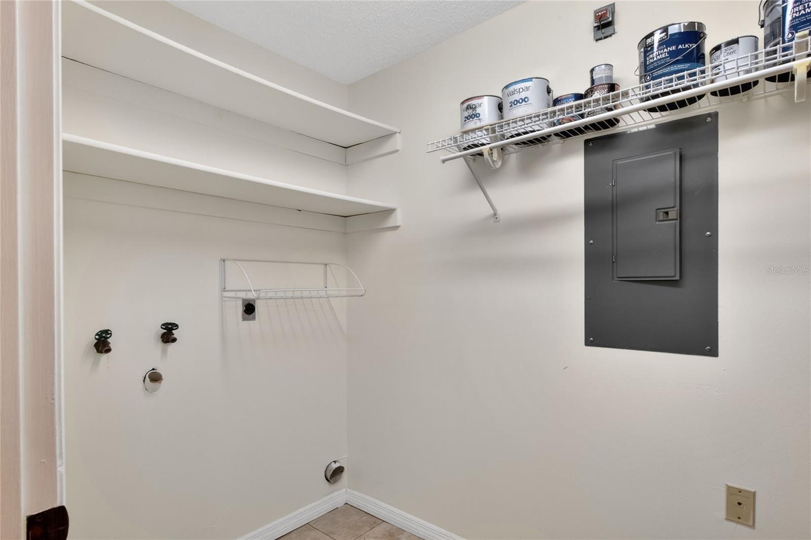 KIMBERLEA CONDO 05 - Residential