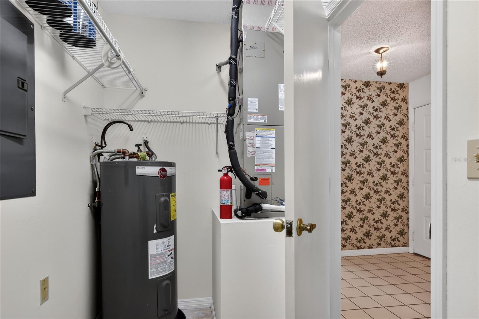 KIMBERLEA CONDO 05 - Residential