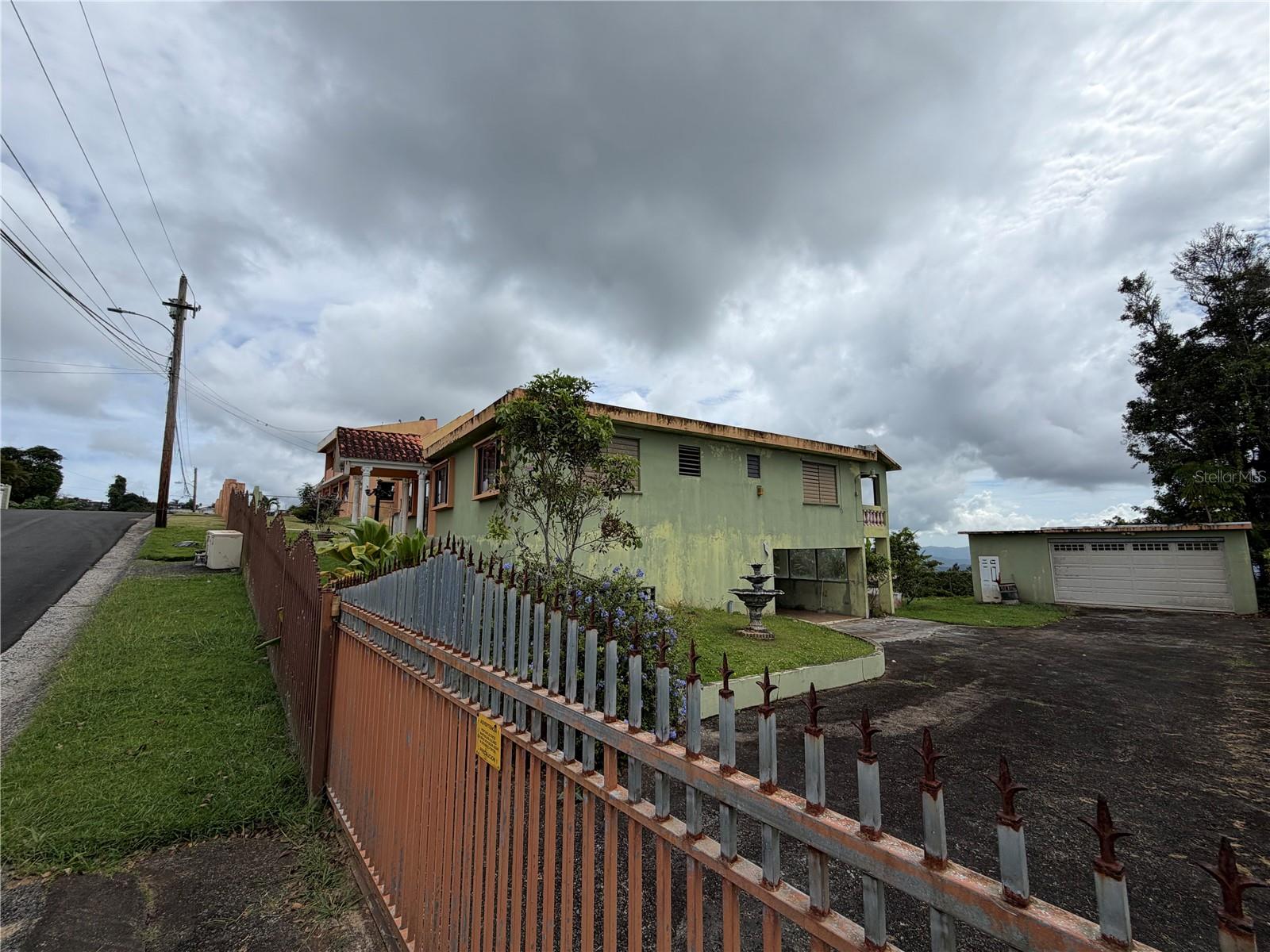 #21 PLATINO ST VILLAS DE ORO DEV.