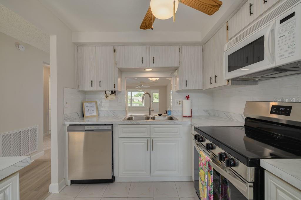 4433 SUNSTATE DRIVE