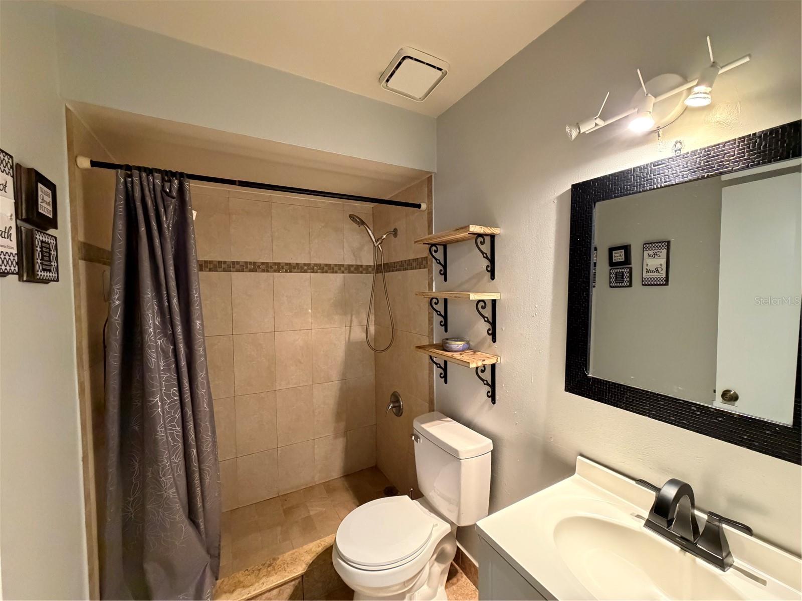 MARBRISA VILLAS - Residential