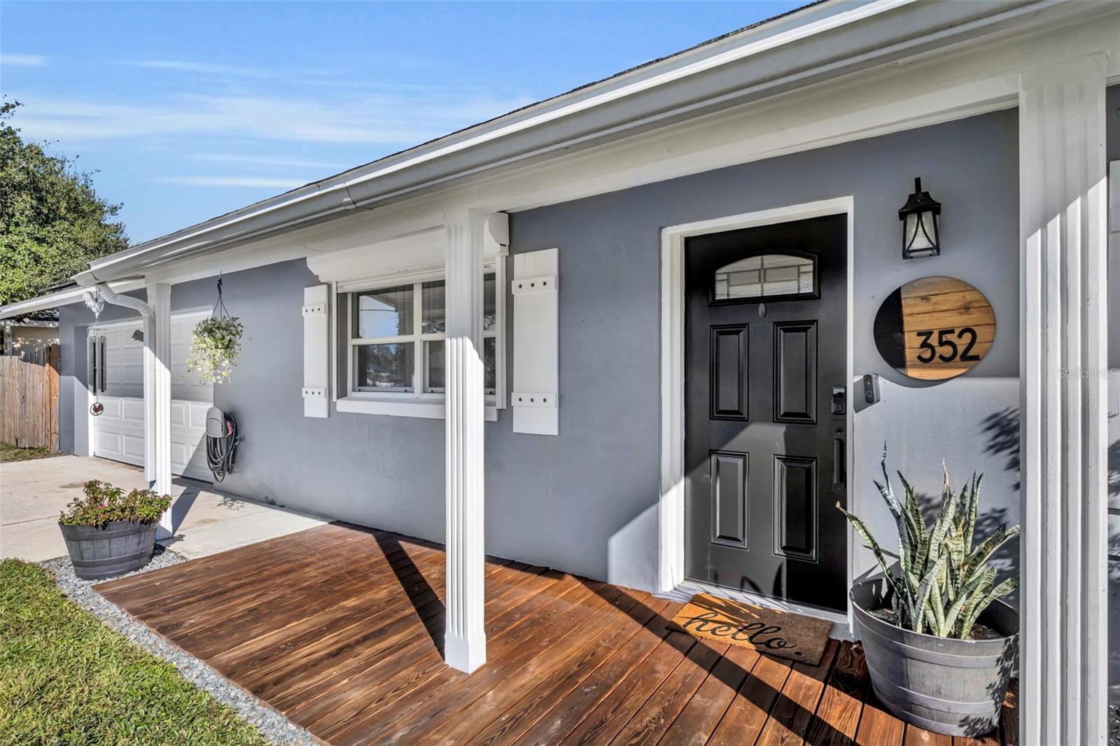 352 CLOVERLEAF BOULEVARD