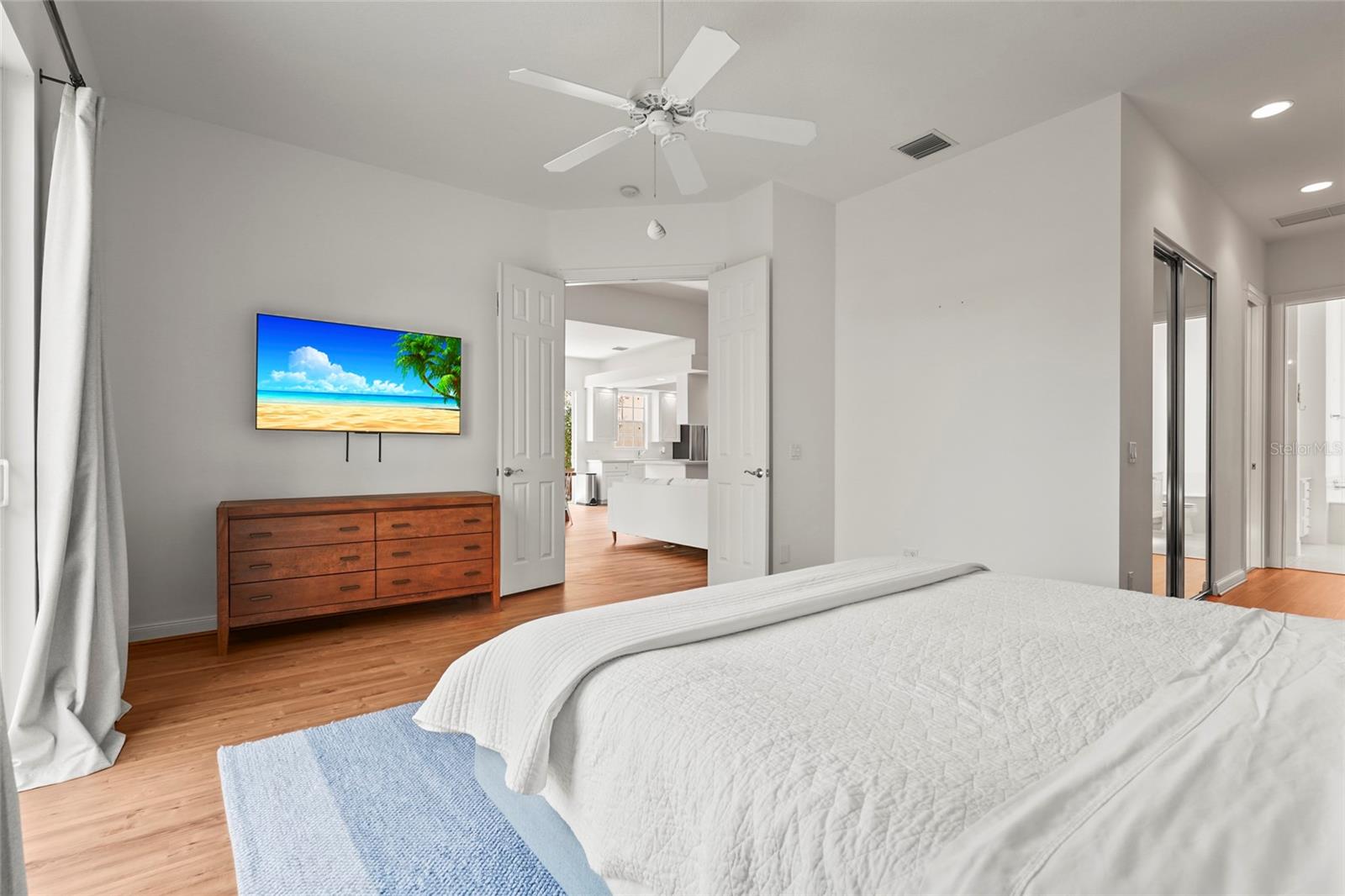 VILLAGEWALK - Residential