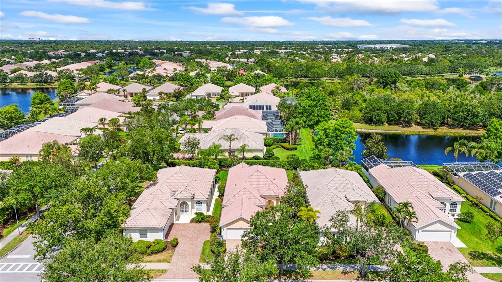 VILLAGEWALK - Residential