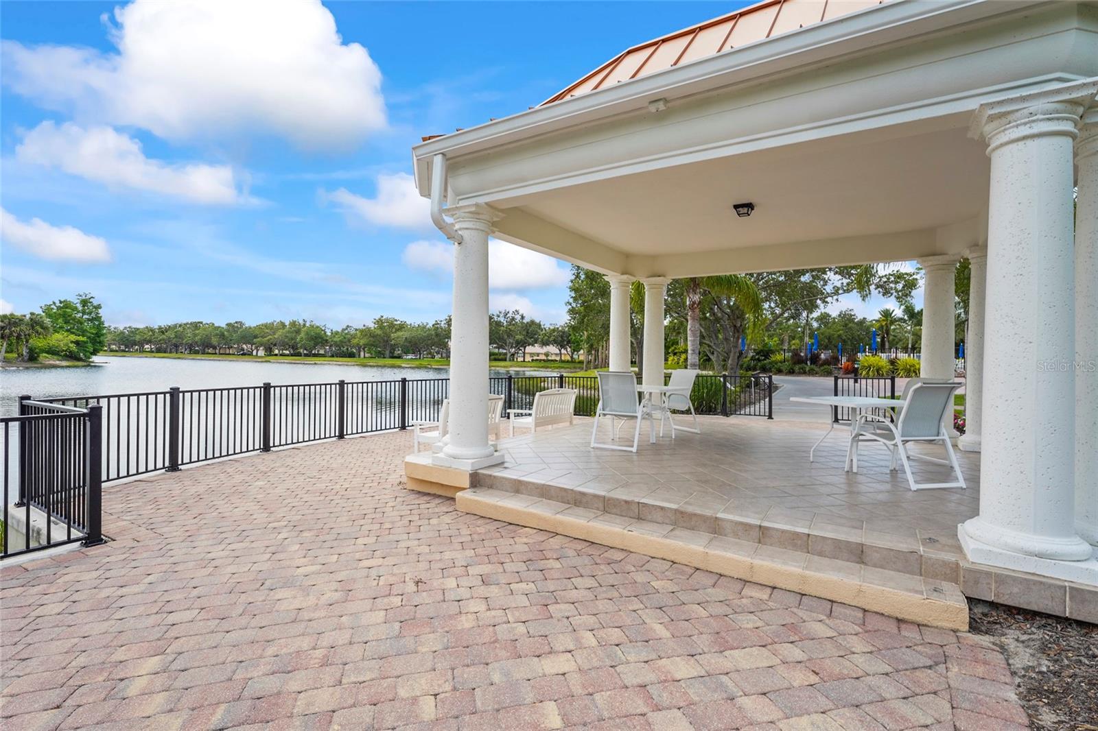 VILLAGEWALK - Residential