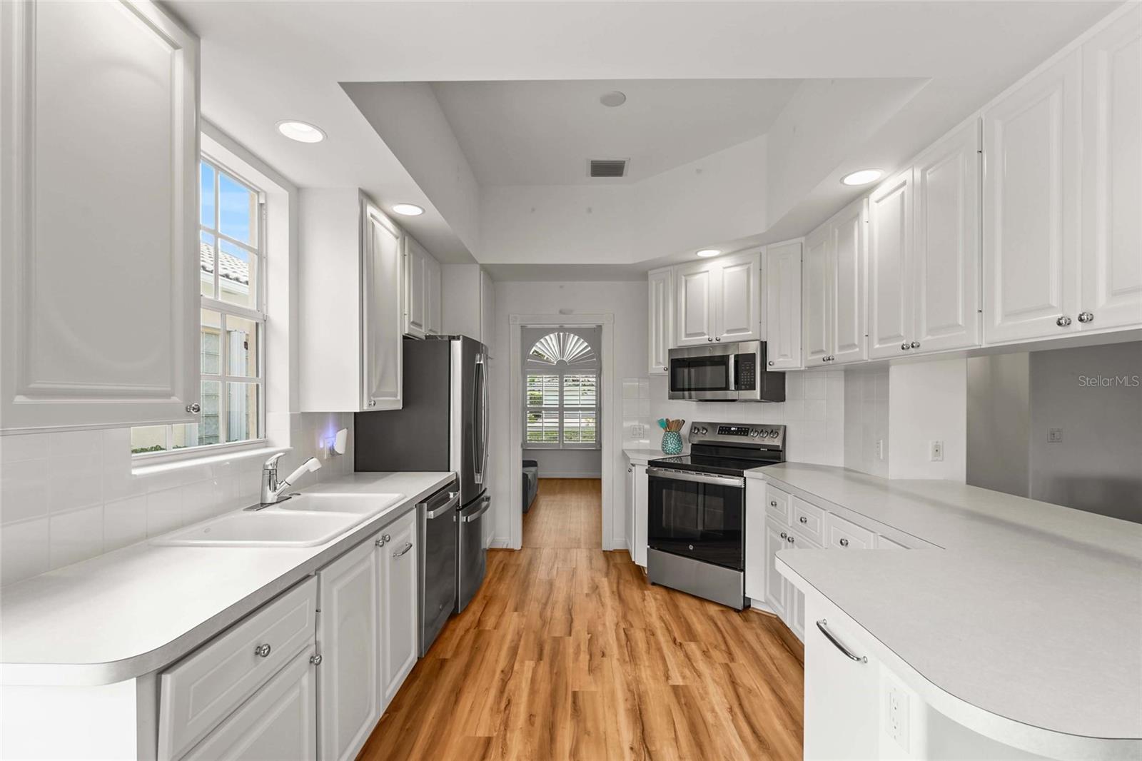 VILLAGEWALK - Residential