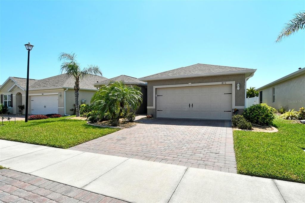 Photo of 8996 Excelsior Loop, Venice, FL 34293 (MLS # A4669913)