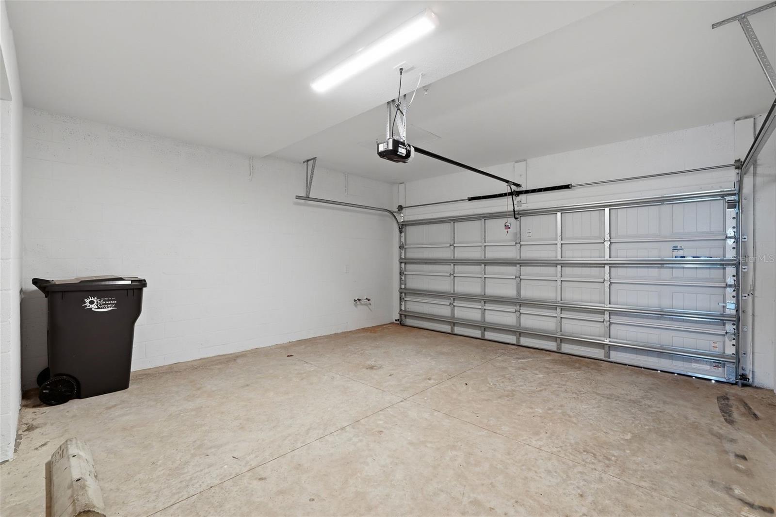 CALUSA COUNTRY CLUB - Residential