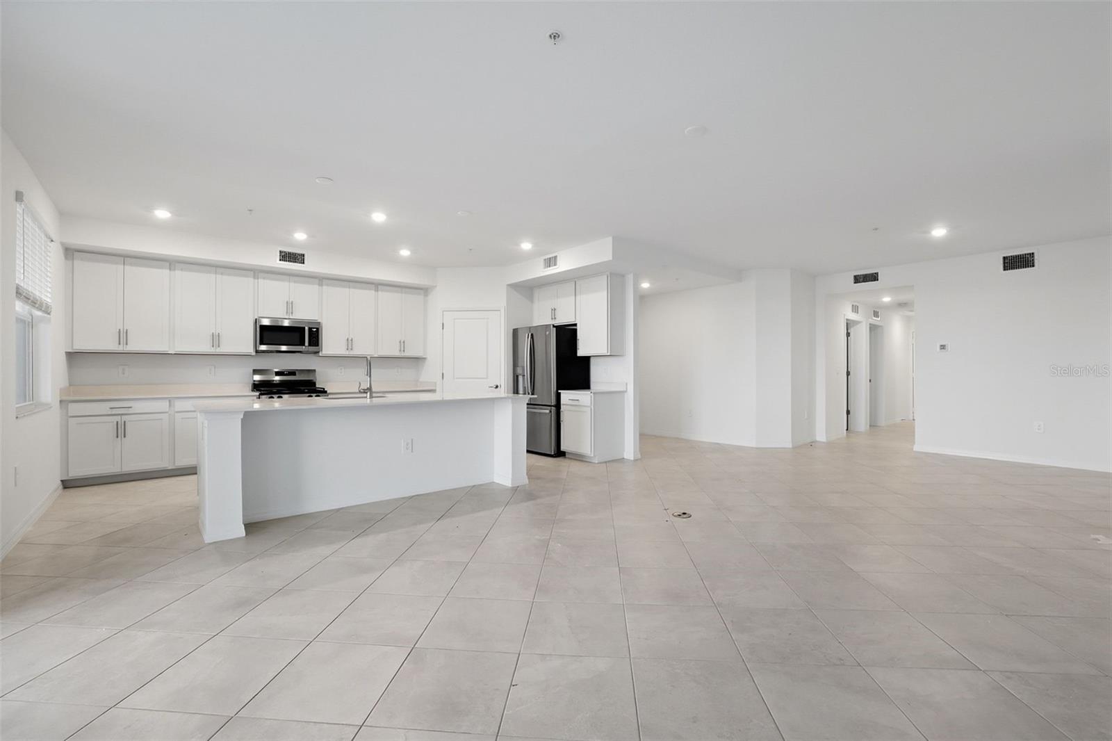 CALUSA COUNTRY CLUB - Residential