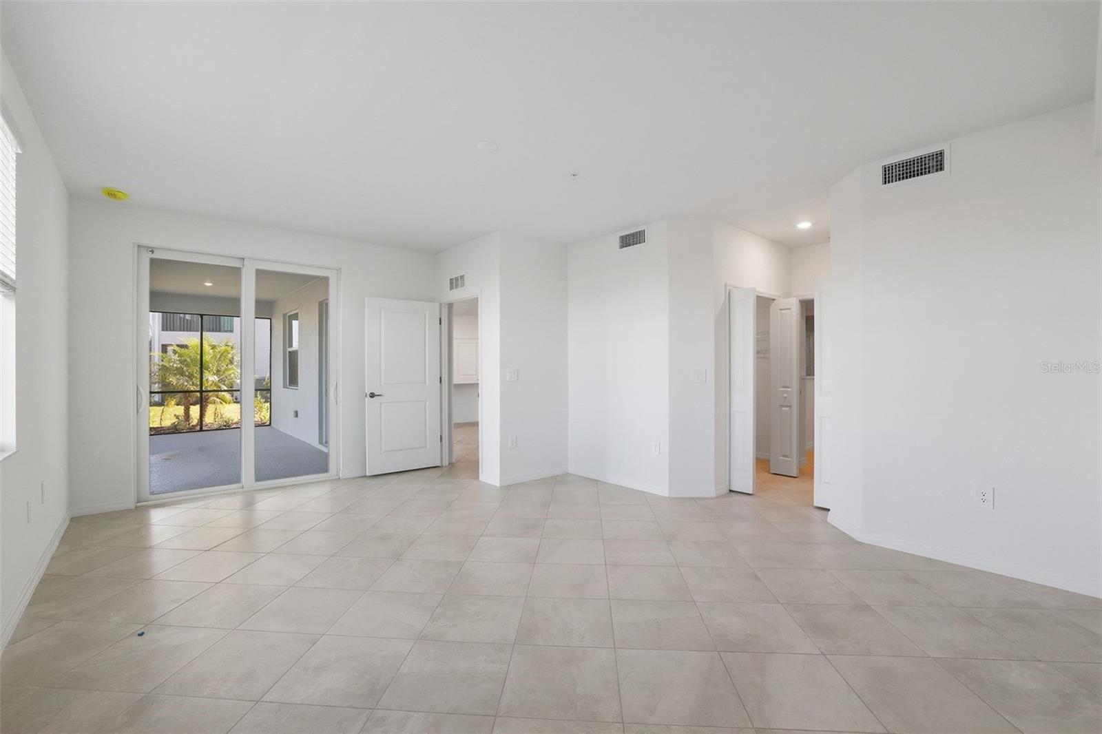 CALUSA COUNTRY CLUB - Residential