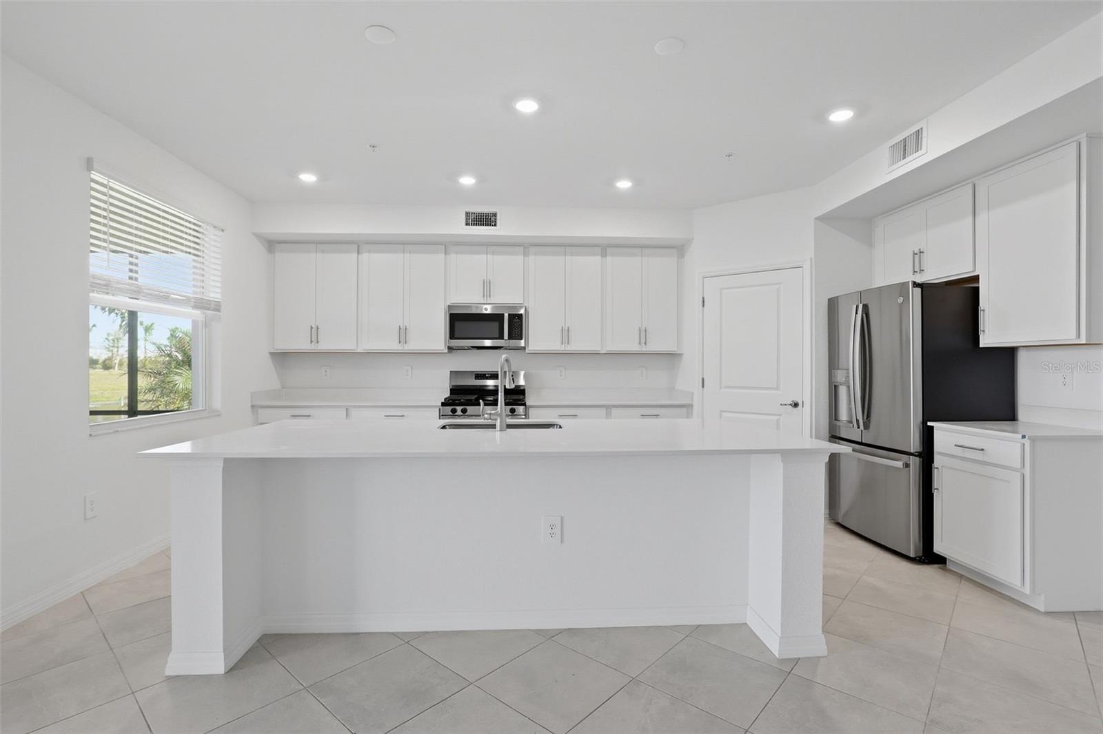 CALUSA COUNTRY CLUB - Residential