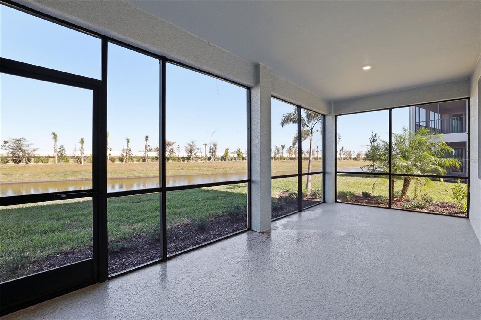 CALUSA COUNTRY CLUB - Residential