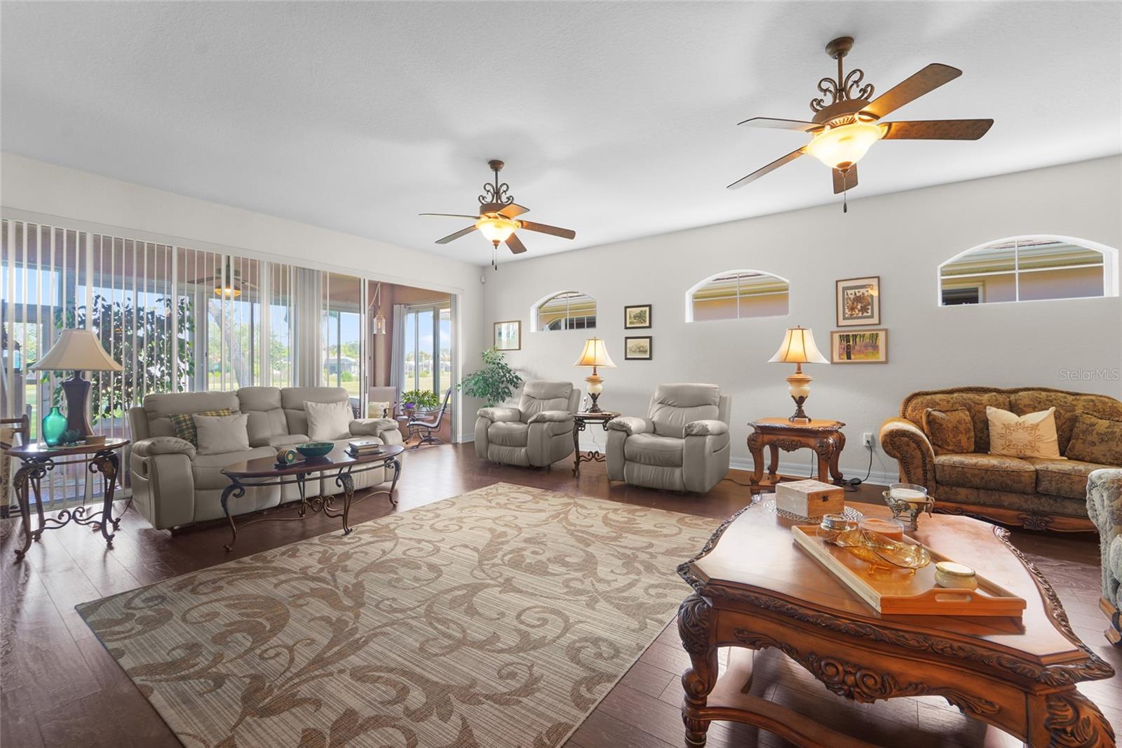 HERNANDO OAKS PH 1 - Residential