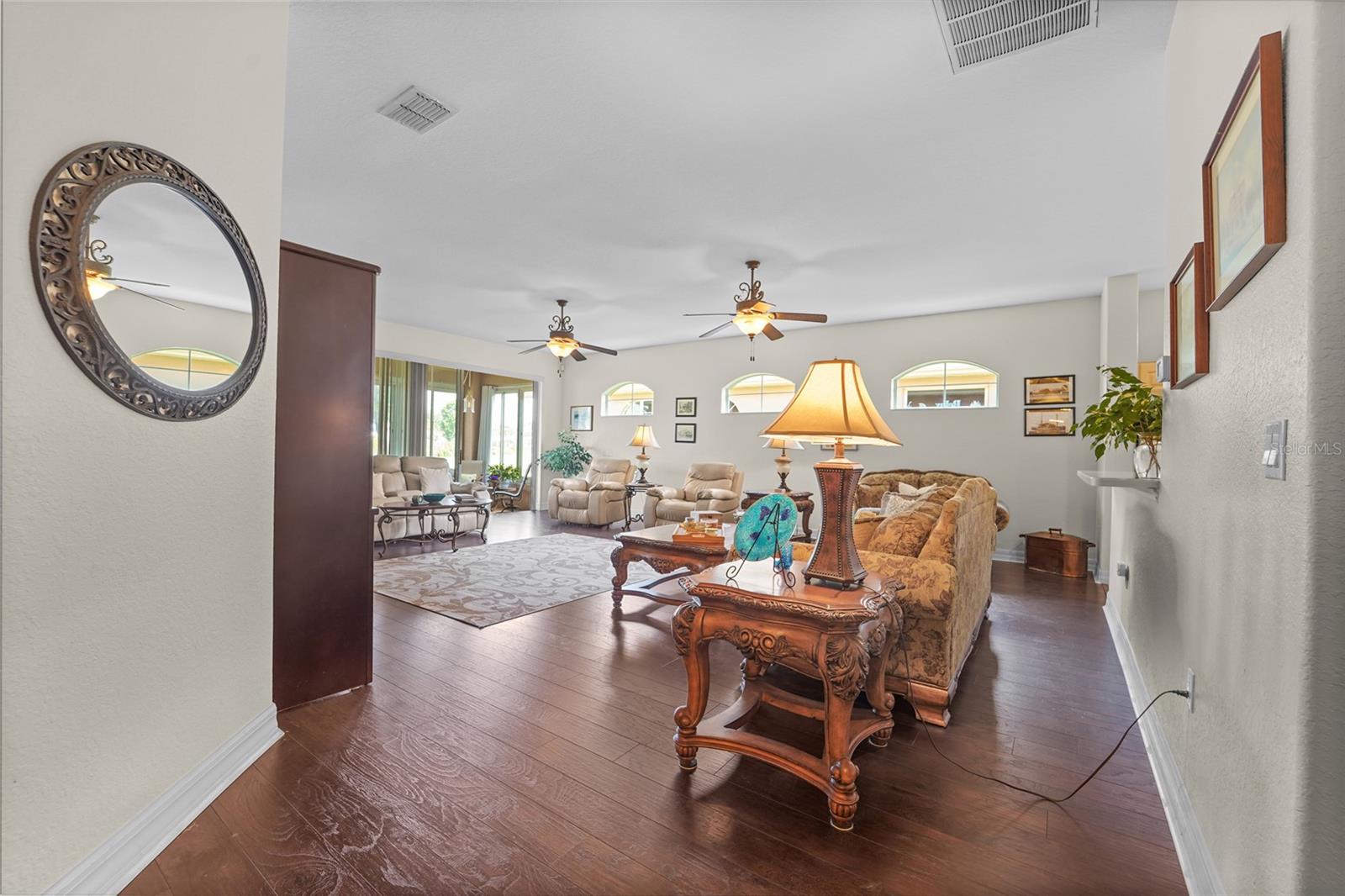 HERNANDO OAKS PH 1 - Residential