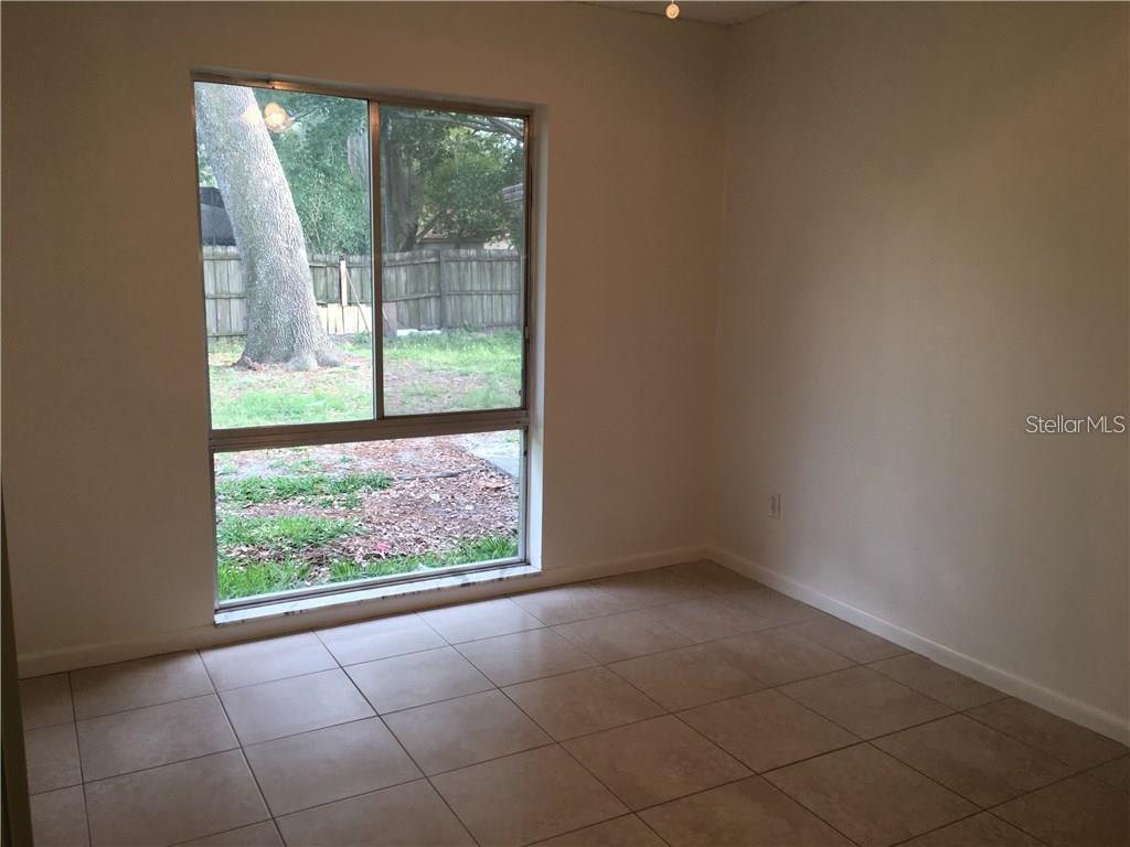 PINEY OAK SHORES - Residential Lease