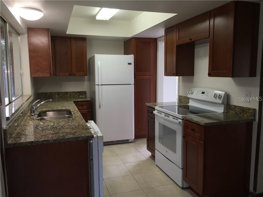 PINEY OAK SHORES - Residential Lease