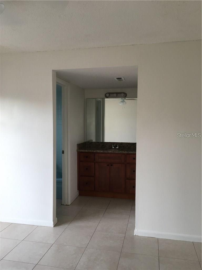 PINEY OAK SHORES - Residential Lease