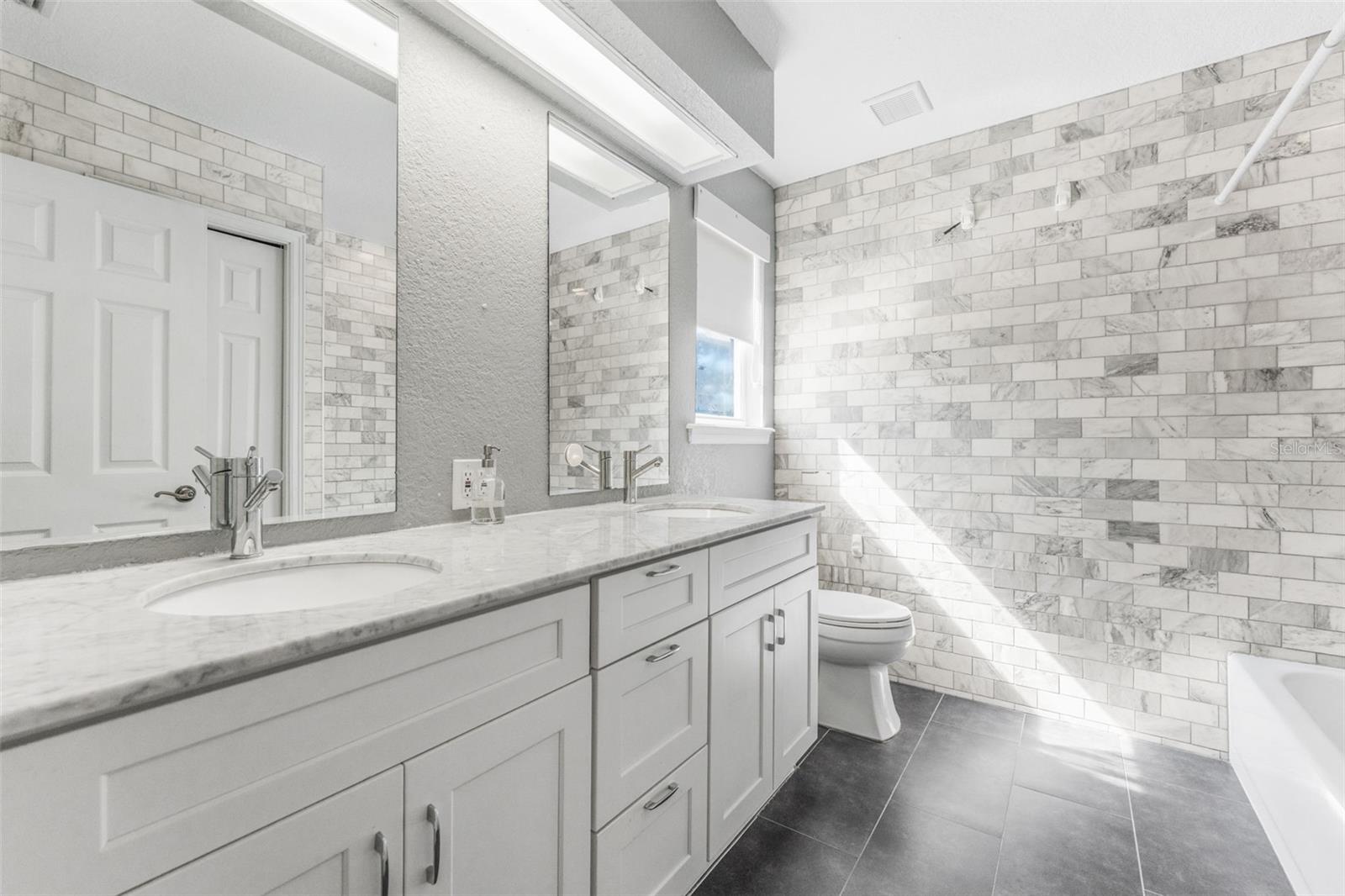 HARBOR VIEW 4 - Residential