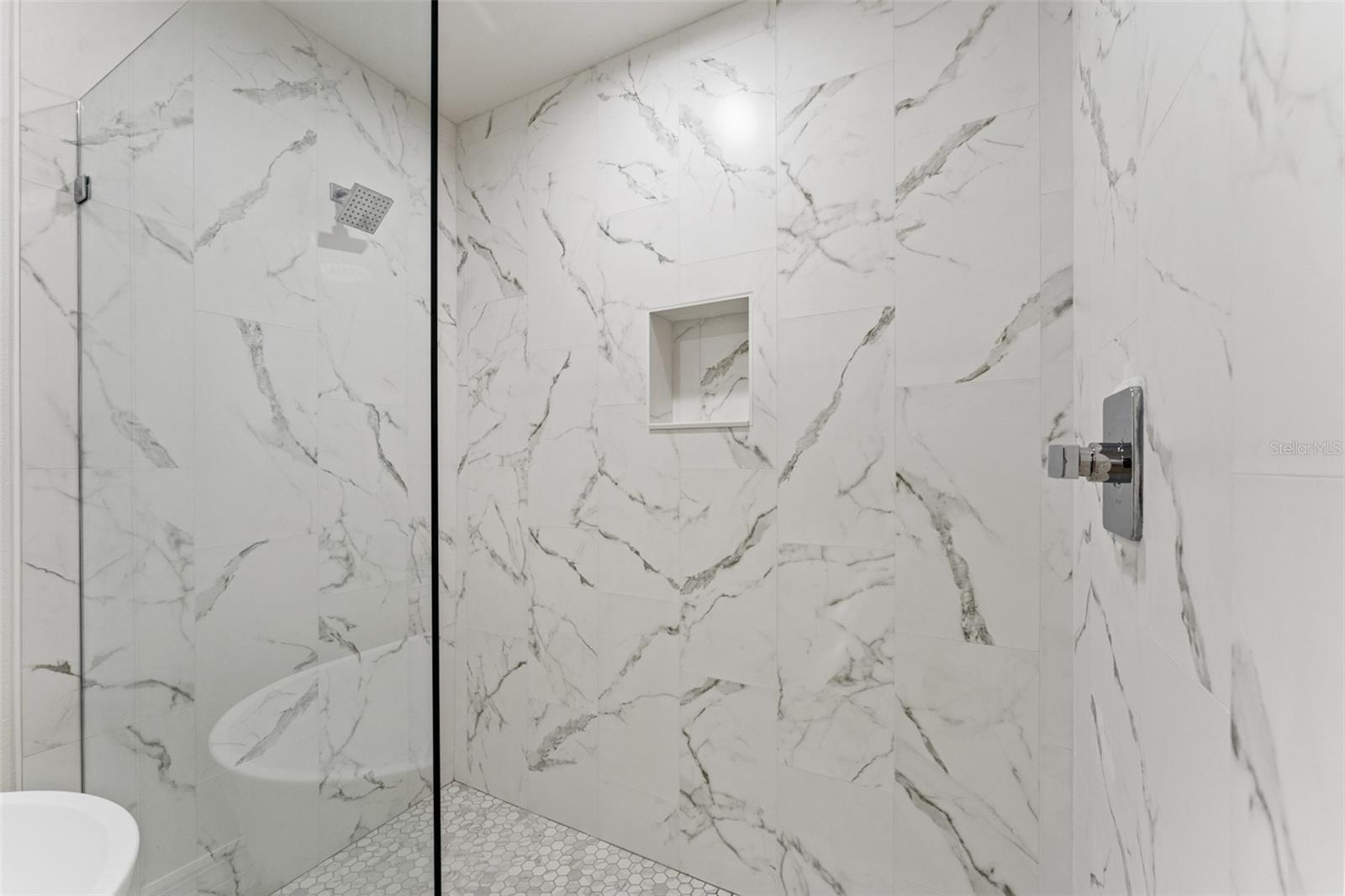 ROYAL HIGHLANDS - Residential