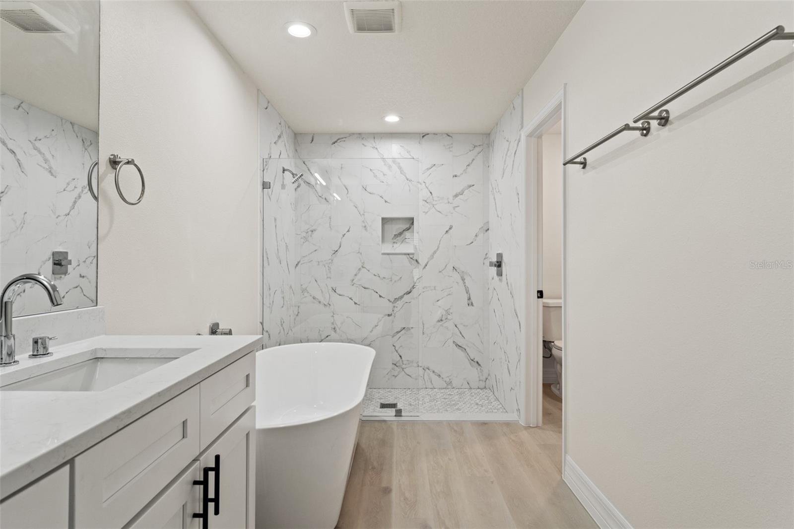 ROYAL HIGHLANDS - Residential