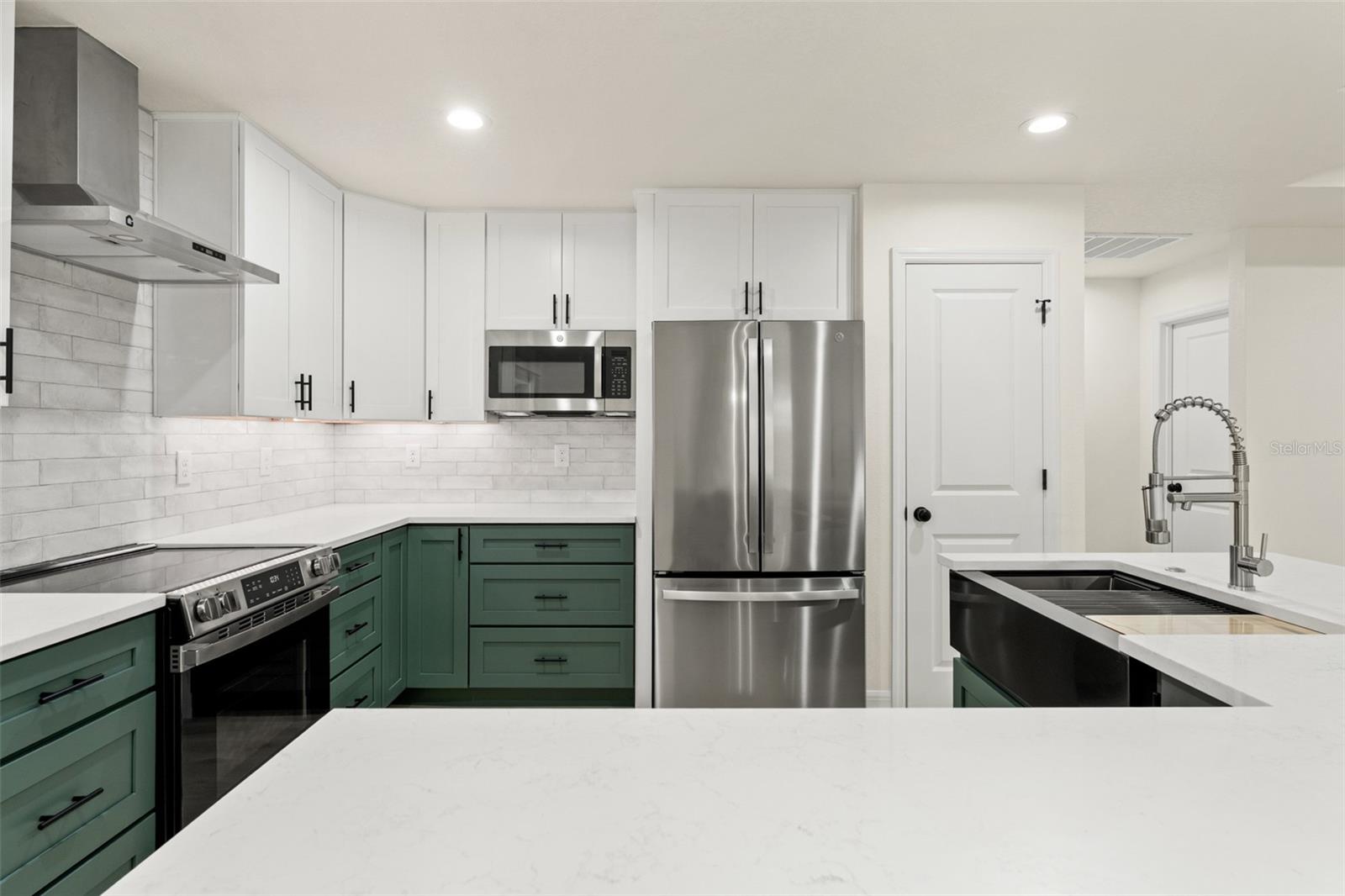 ROYAL HIGHLANDS - Residential