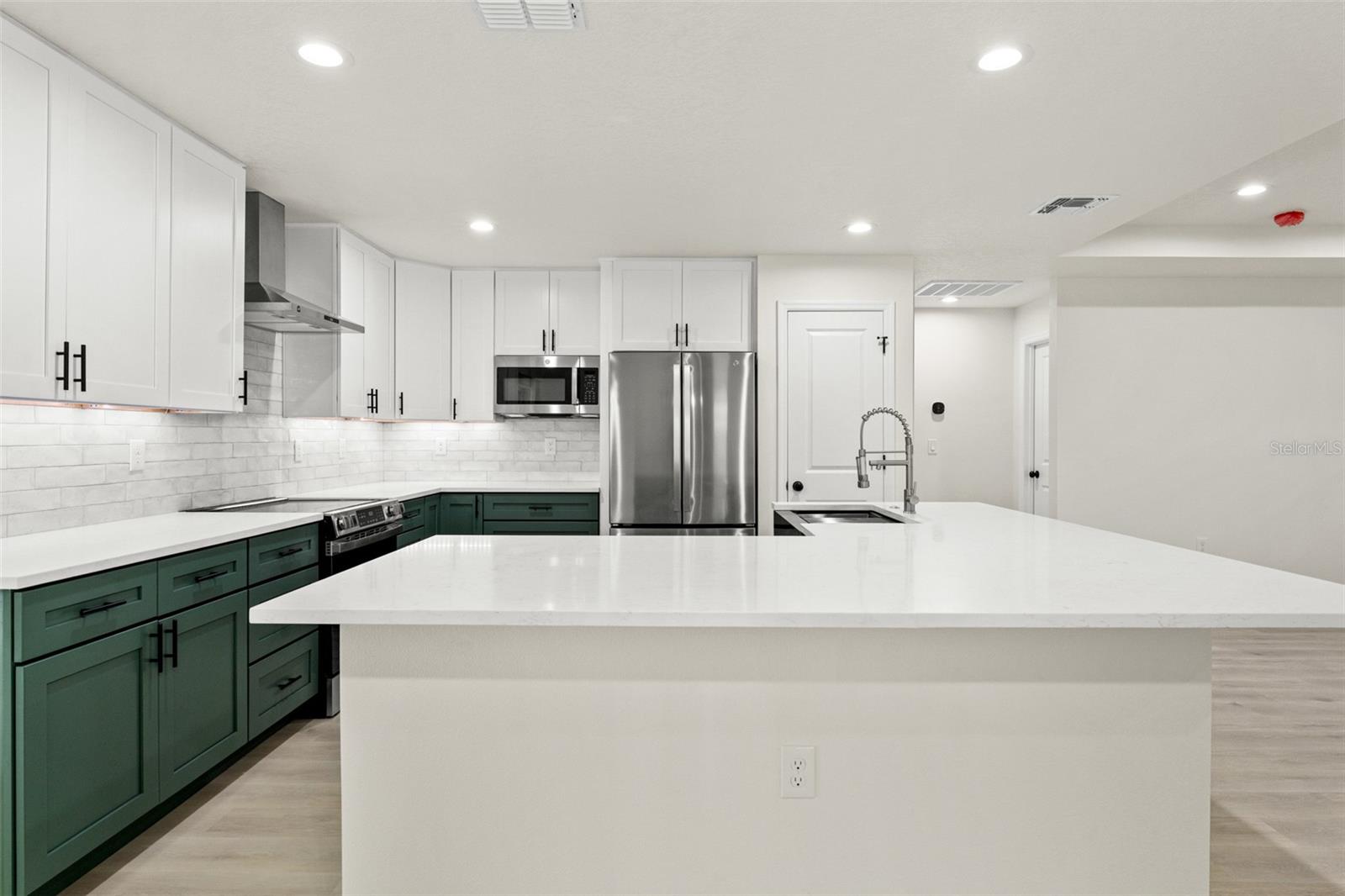 ROYAL HIGHLANDS - Residential