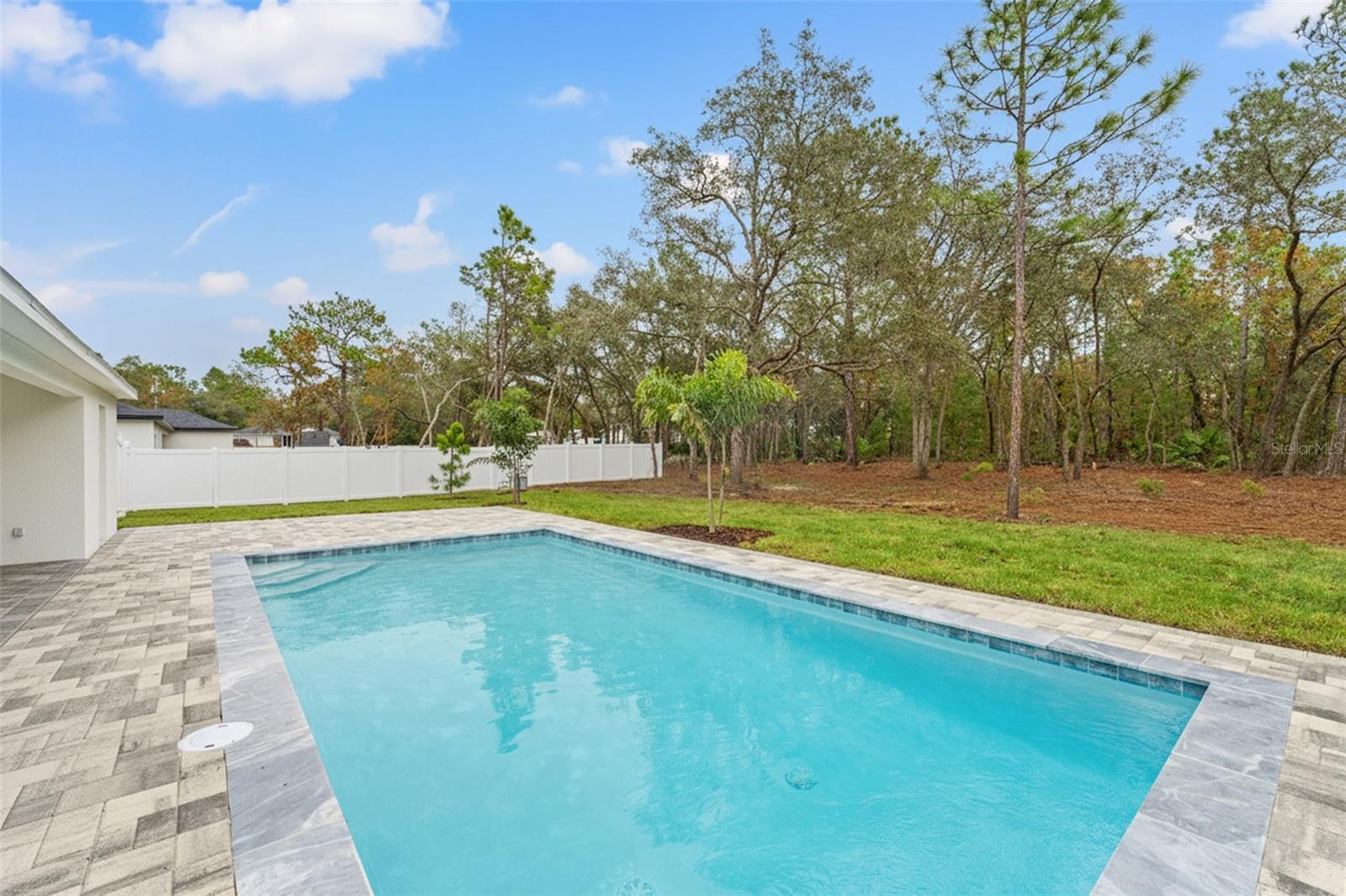 ROYAL HIGHLANDS - Residential