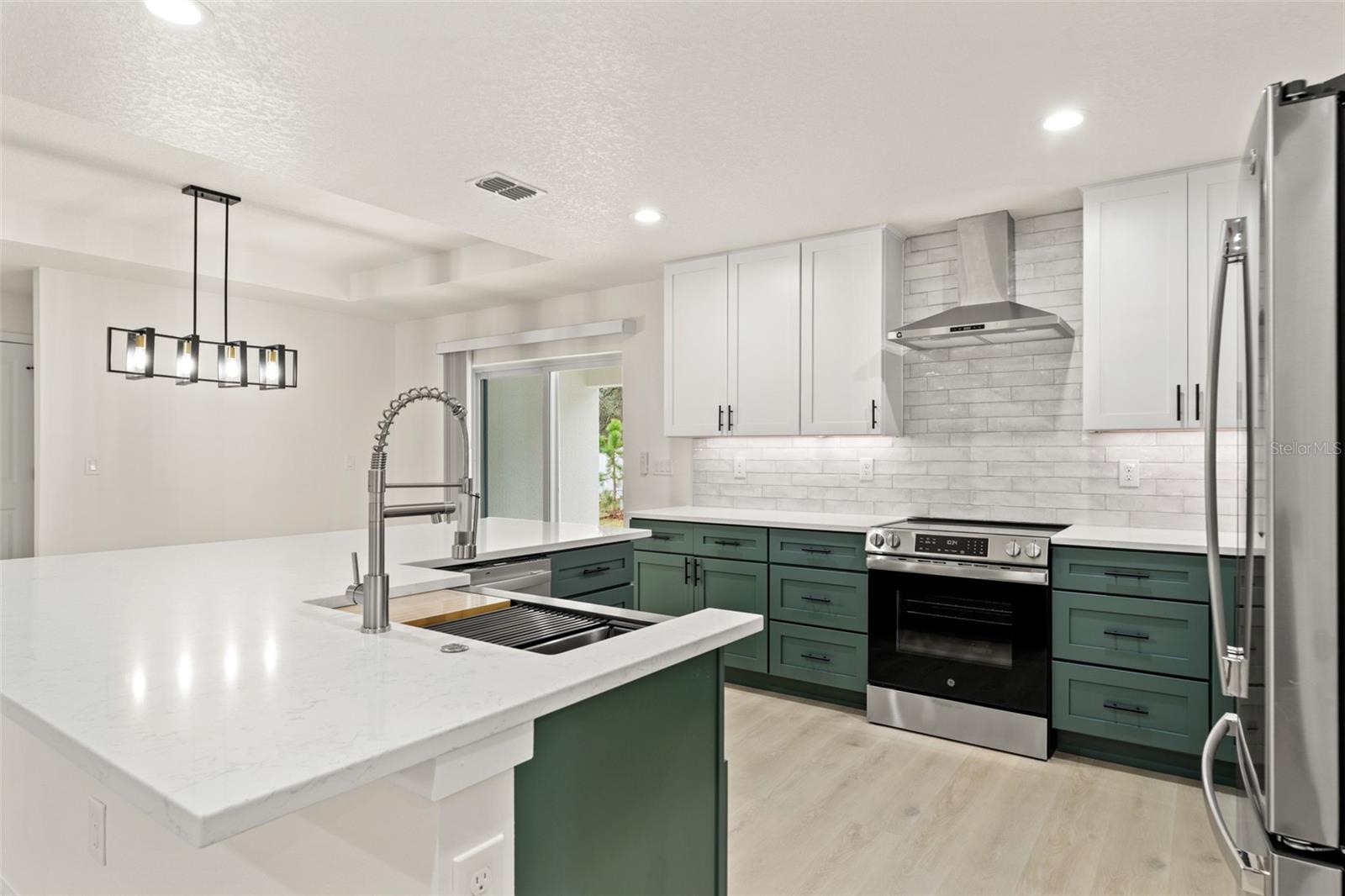 ROYAL HIGHLANDS - Residential