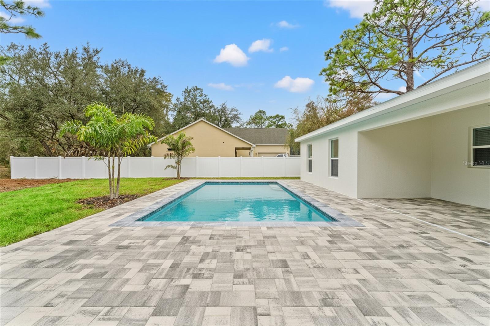 ROYAL HIGHLANDS - Residential