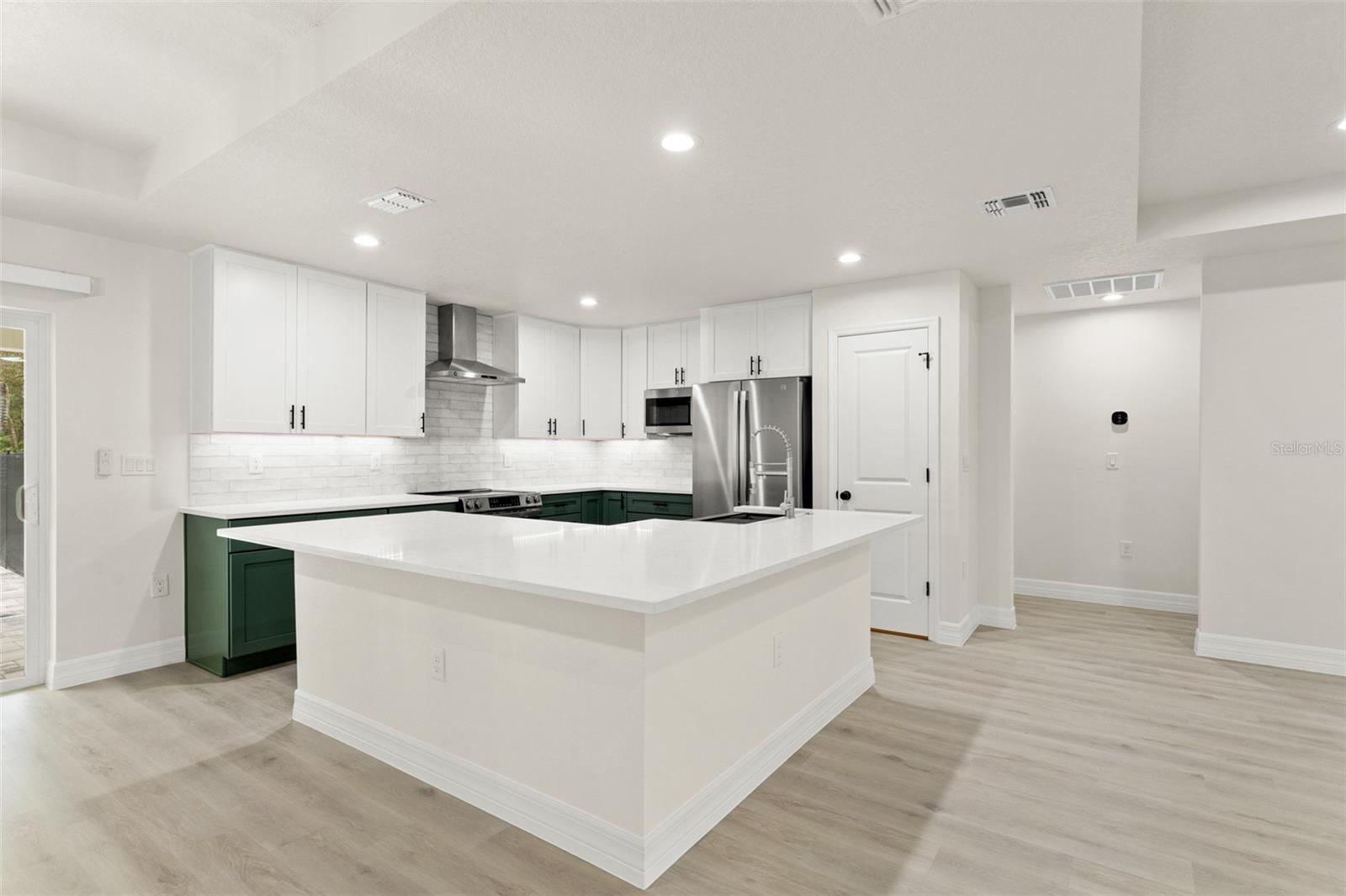 ROYAL HIGHLANDS - Residential