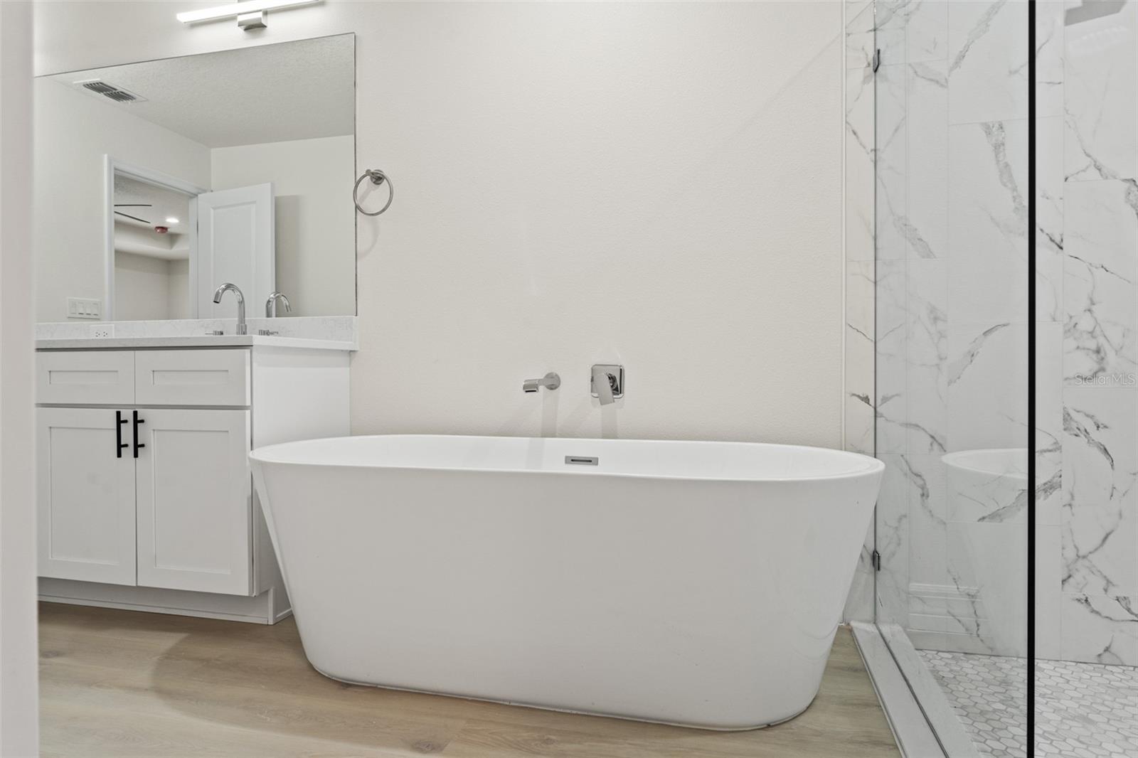 ROYAL HIGHLANDS - Residential