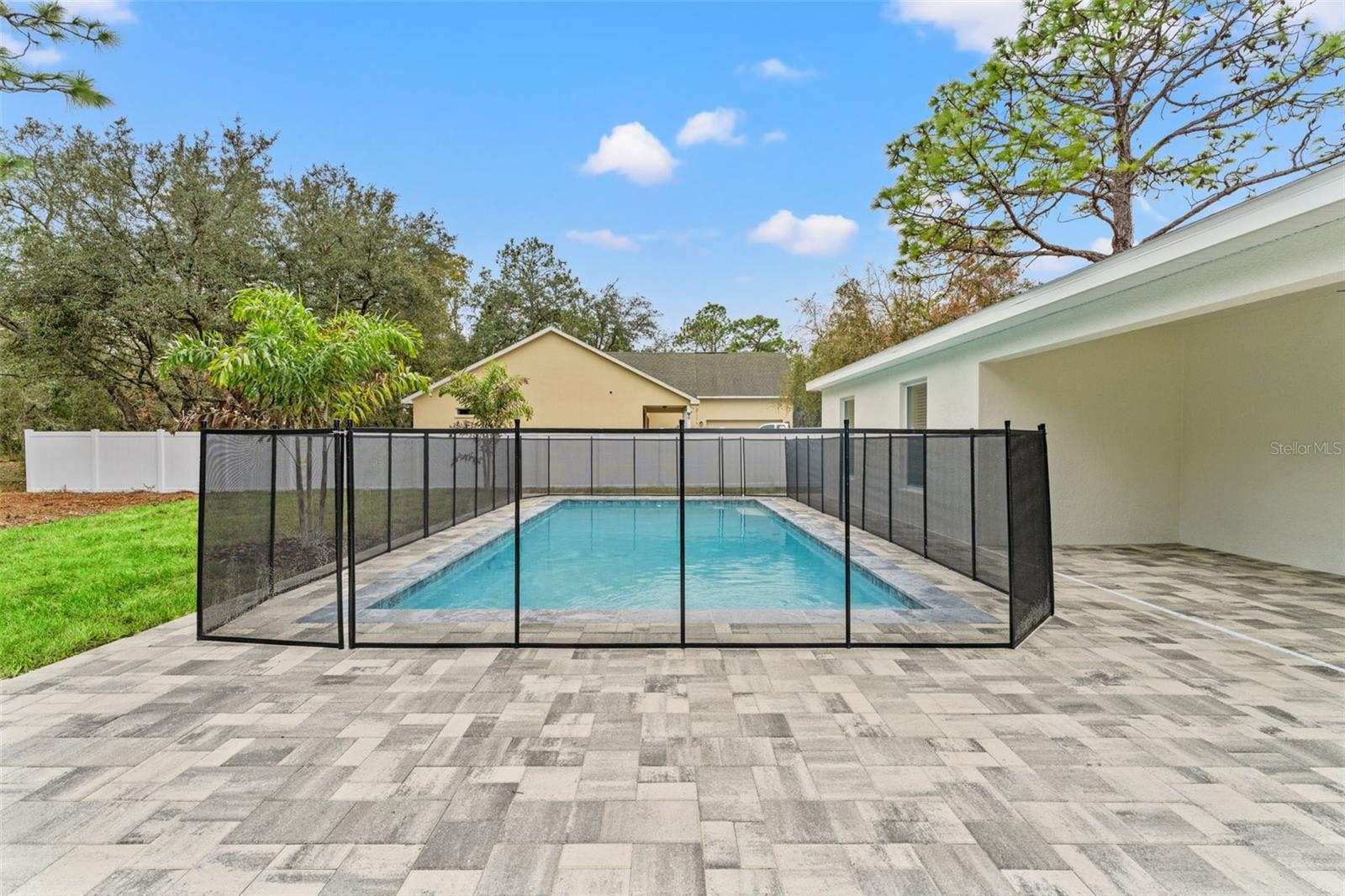 ROYAL HIGHLANDS - Residential