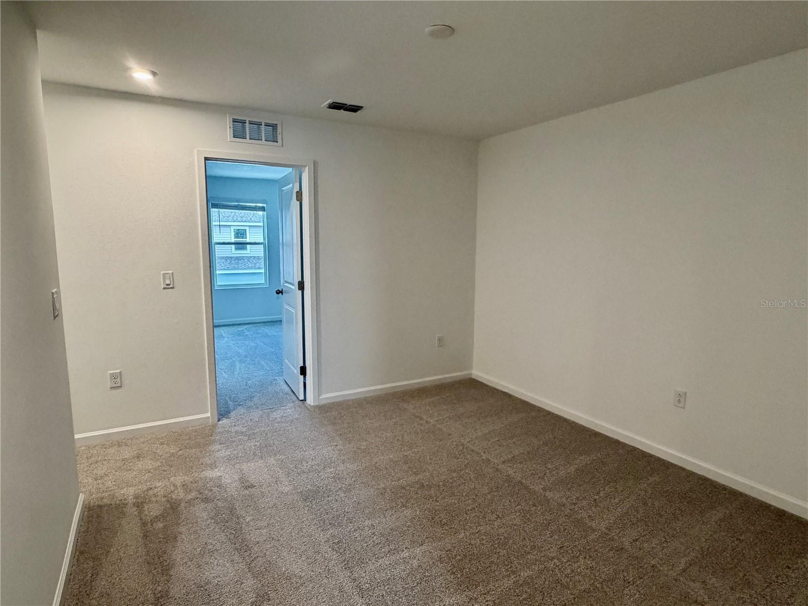 MERIDIAN PARKS PHASE 6 - Residential Lease