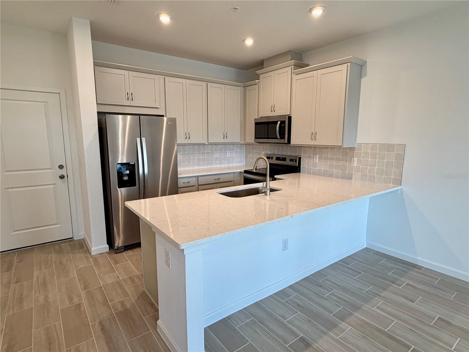 MERIDIAN PARKS PHASE 6 - Residential Lease