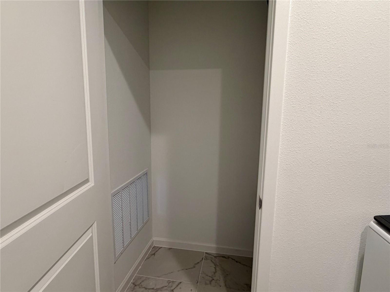 MERIDIAN PARKS PHASE 6 - Residential Lease