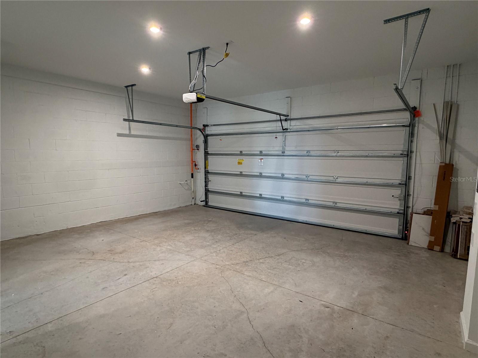 MERIDIAN PARKS PHASE 6 - Residential Lease