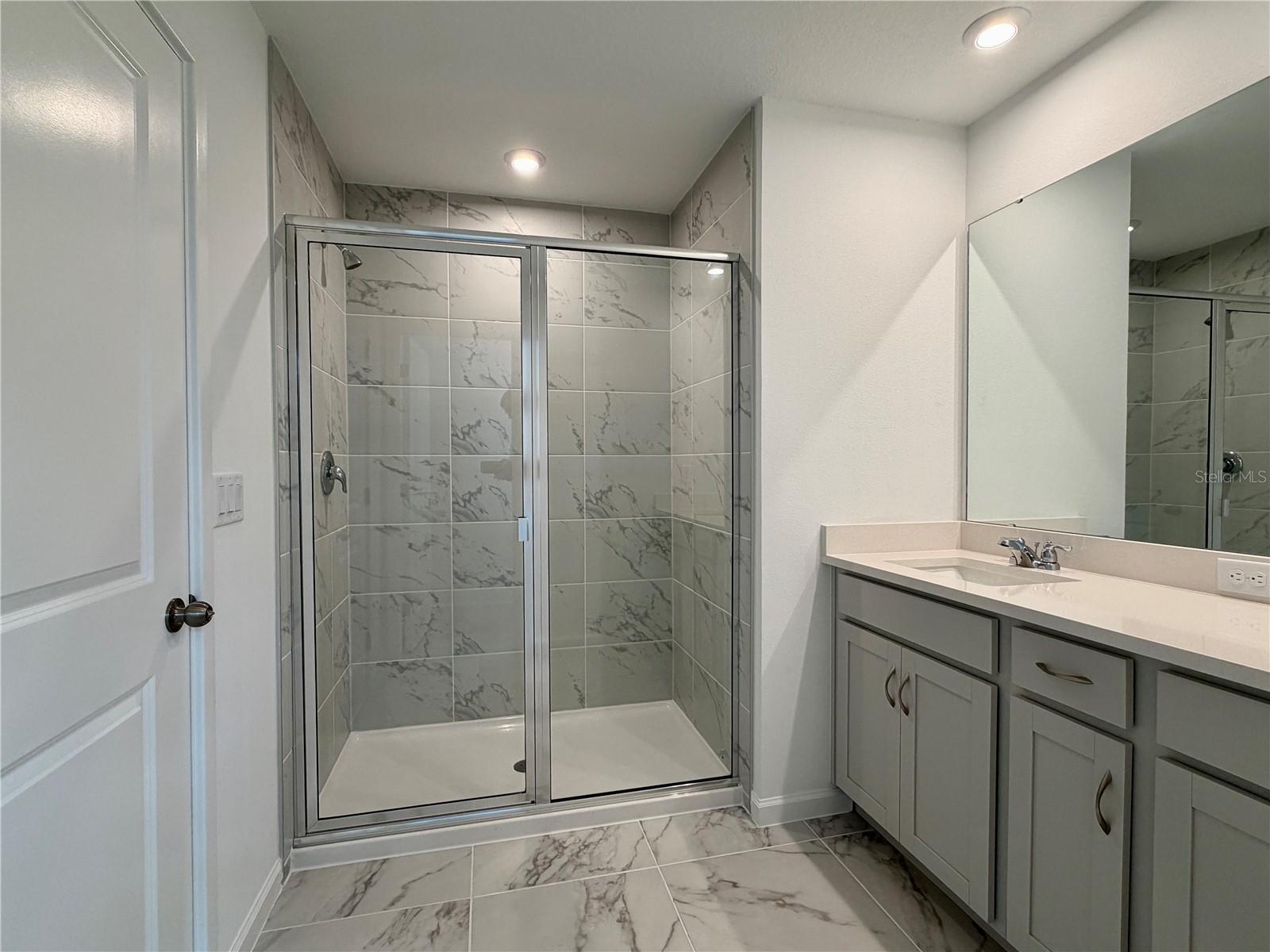 MERIDIAN PARKS PHASE 6 - Residential Lease