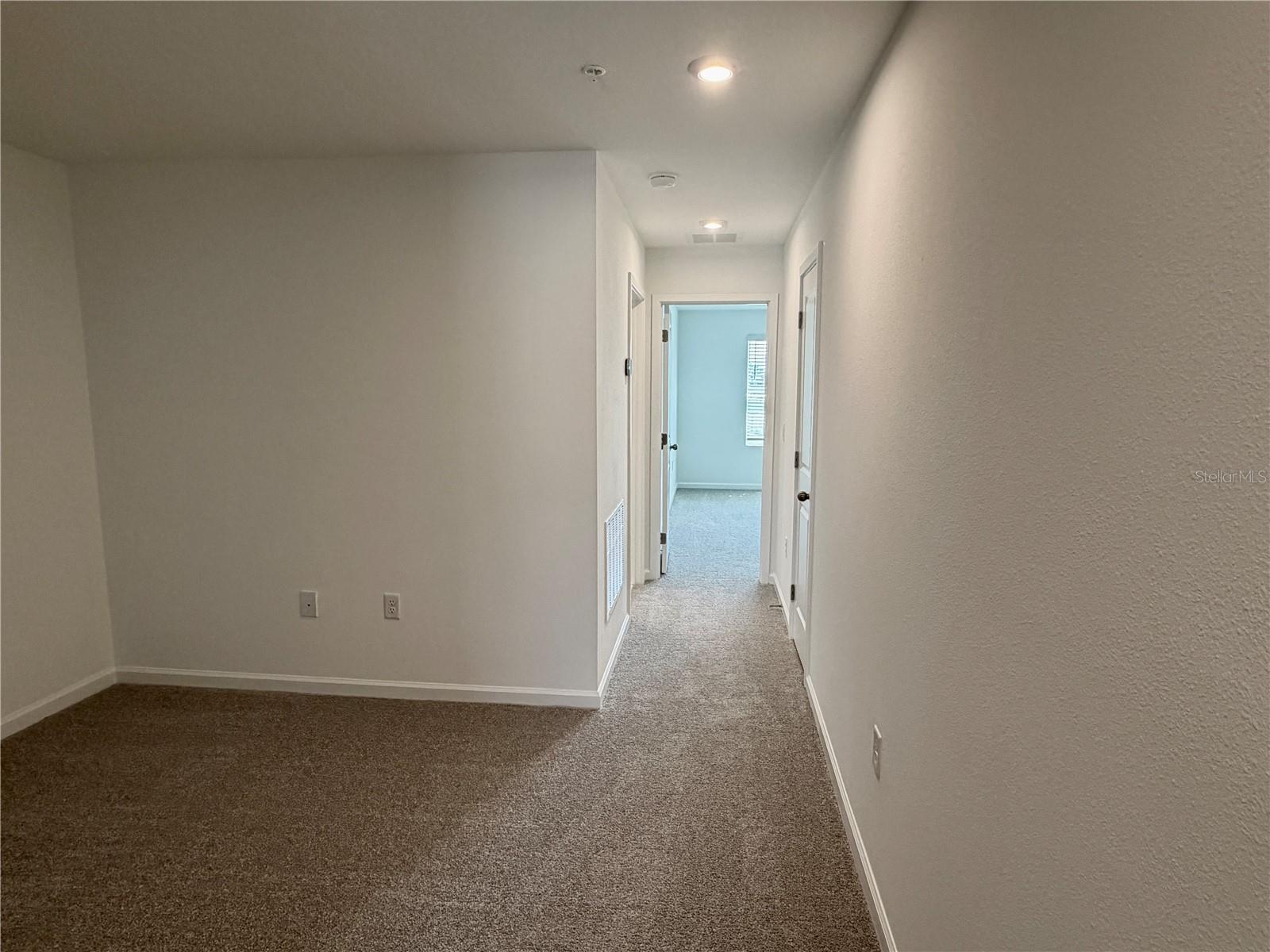 MERIDIAN PARKS PHASE 6 - Residential Lease