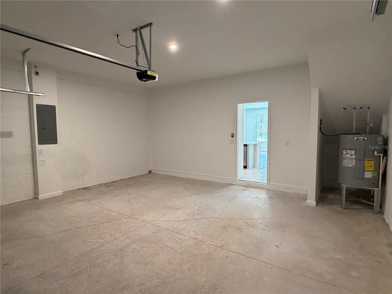 MERIDIAN PARKS PHASE 6 - Residential Lease