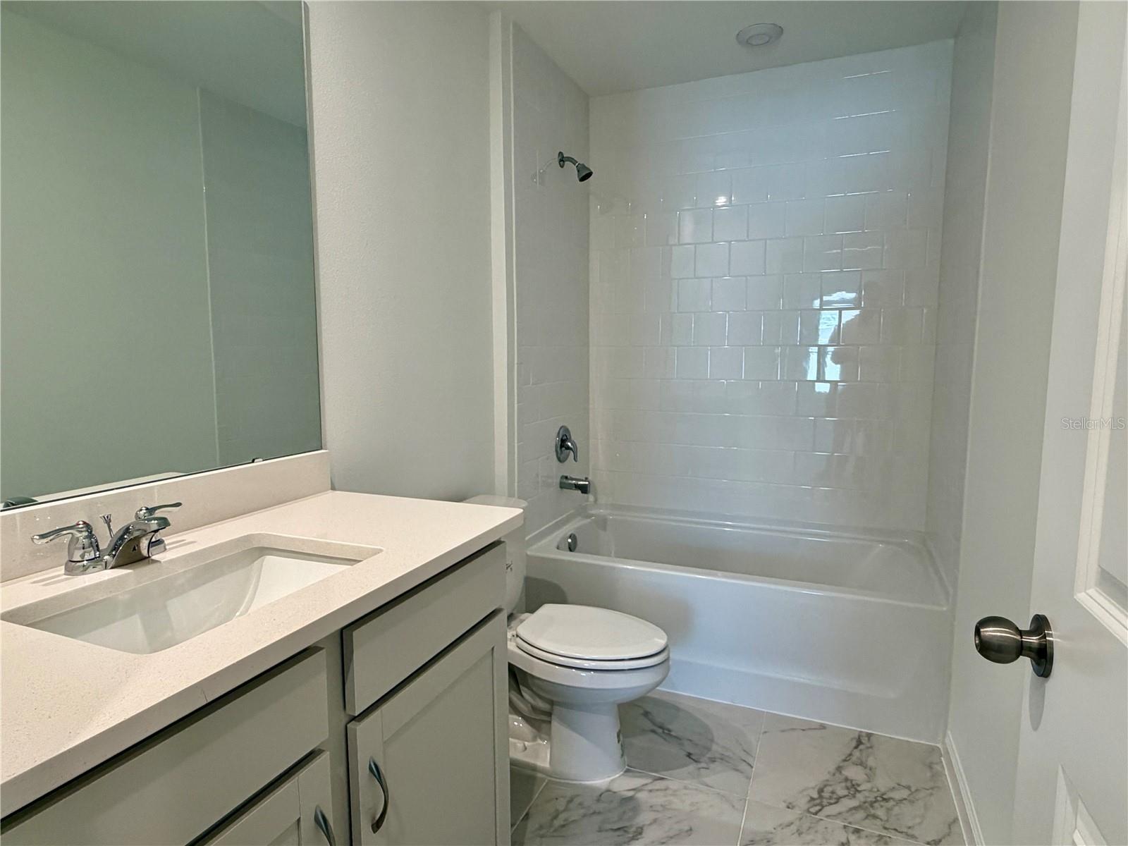 MERIDIAN PARKS PHASE 6 - Residential Lease