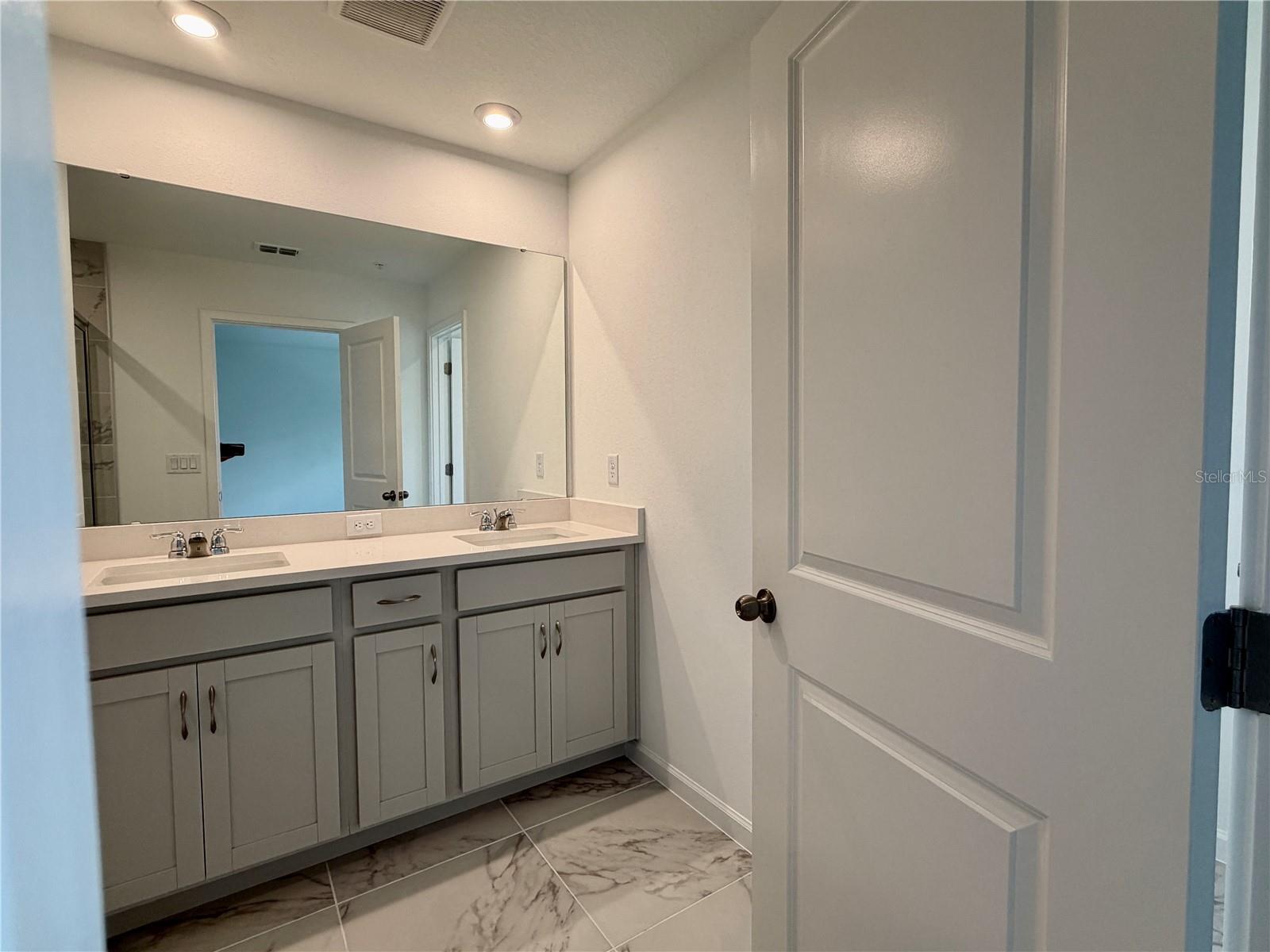 MERIDIAN PARKS PHASE 6 - Residential Lease