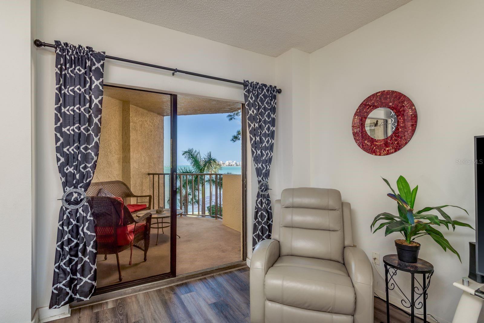 CAMELOT OAKS CONDO - Residential